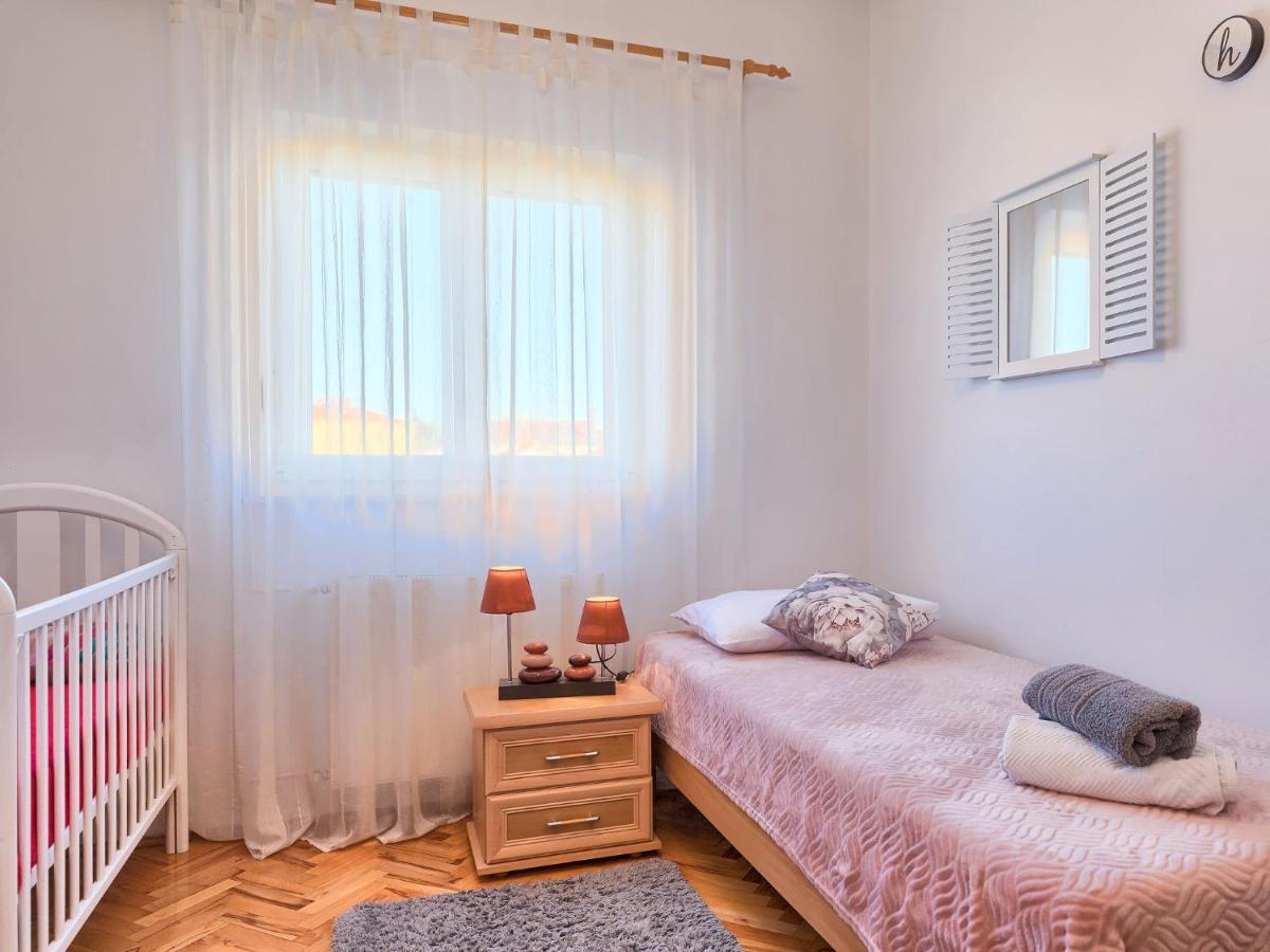 Apartment Laura By Interhome Galizana Exterior photo